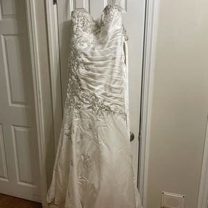 David’s Bridal size 14 wedding dress